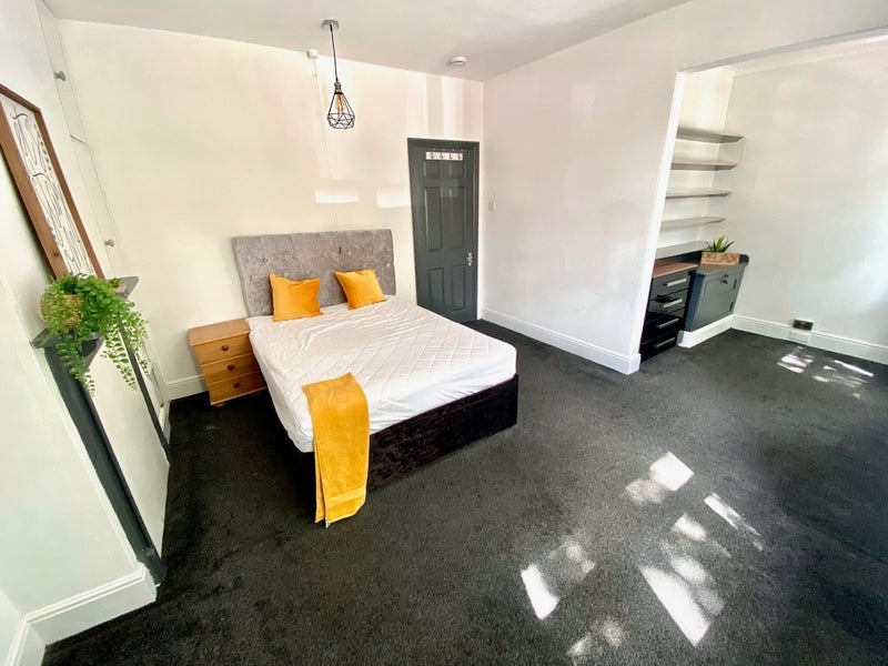 Room Westcotes Drive in Leicester