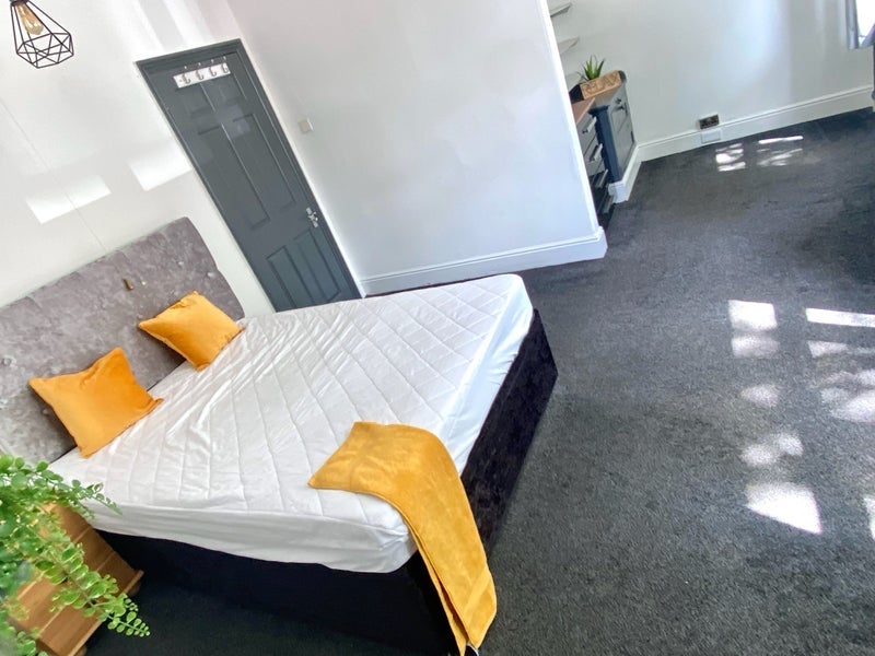 Room Westcotes Drive in Leicester