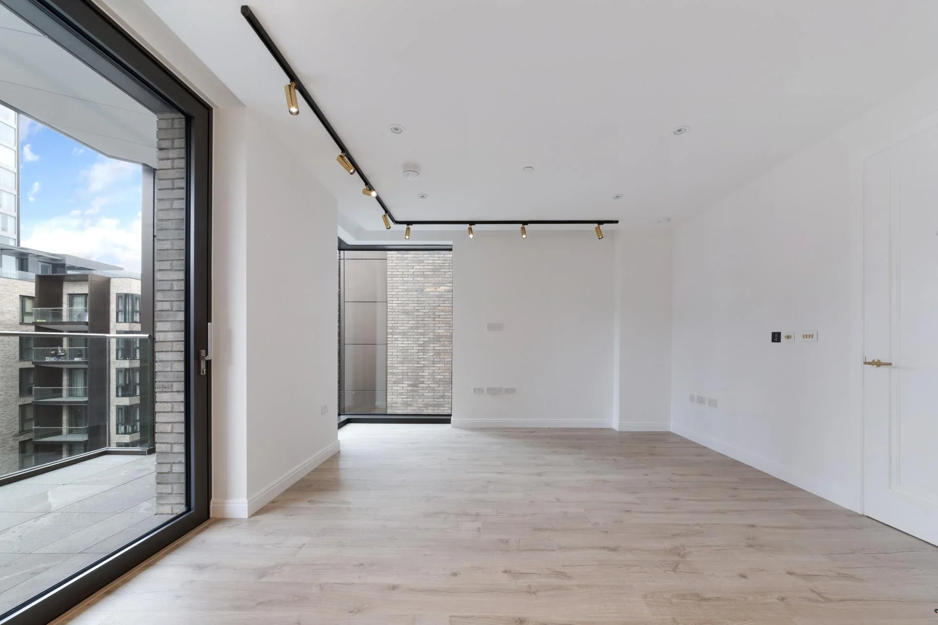 Flat Dingley Road in Greater London