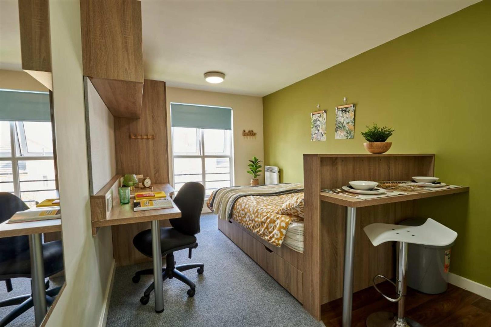 Flat Sturge Close in Birmingham