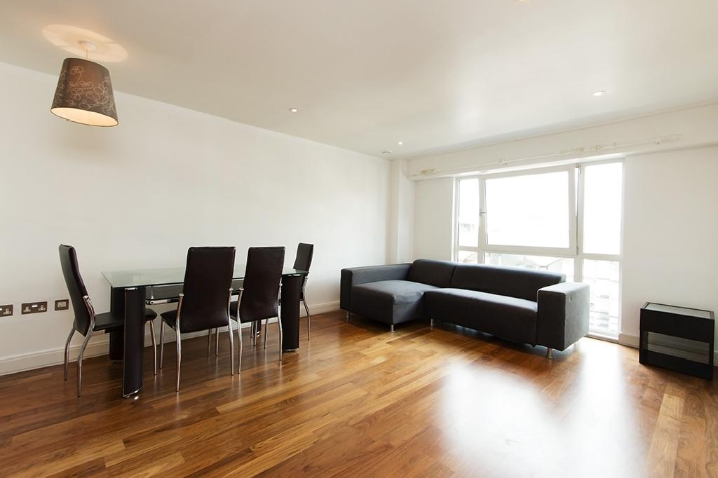 Flat Baltic Street West in Greater London
