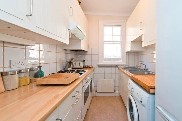 Flat Howard's Lane in Greater London