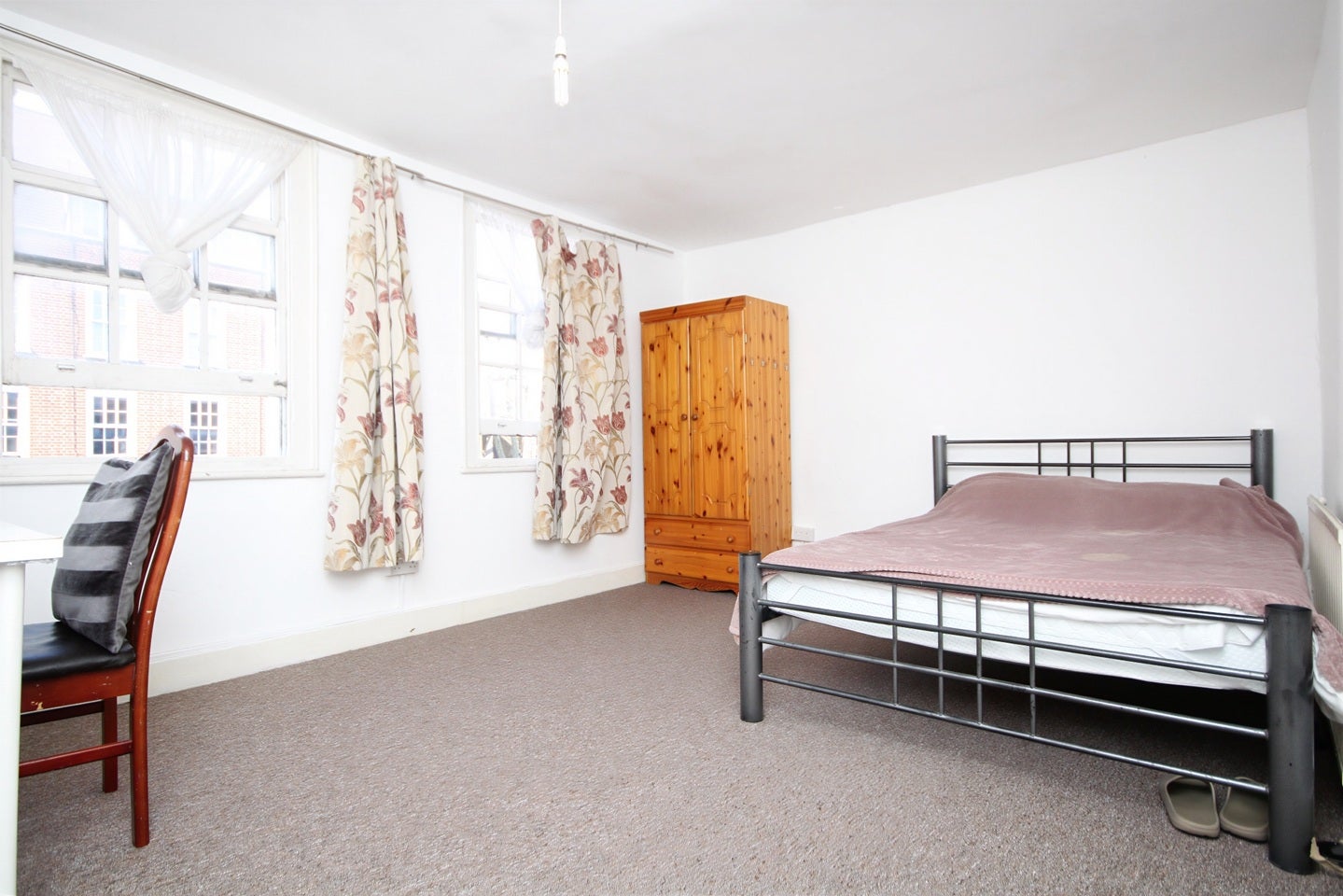 Room Camden Road in Greater London