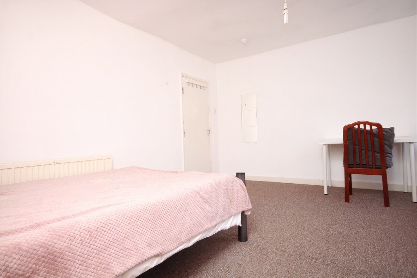 Room Camden Road in Greater London