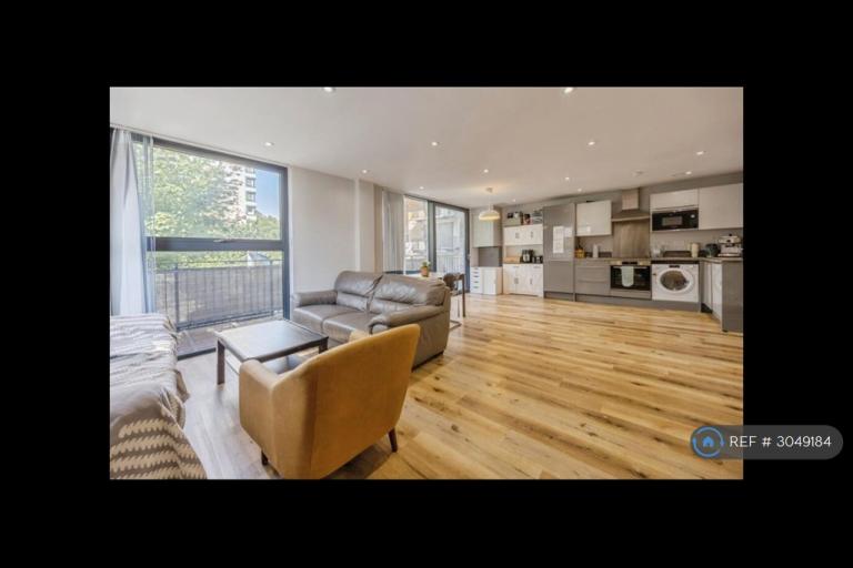 Room Davenant Road in Greater London