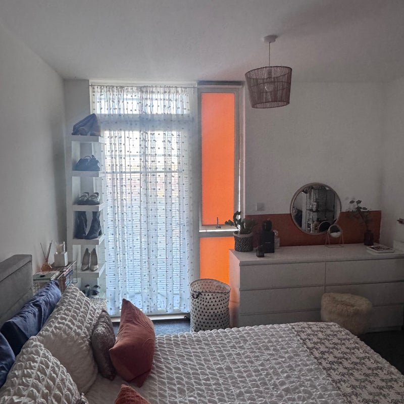 Room Sadler Place in Greater London