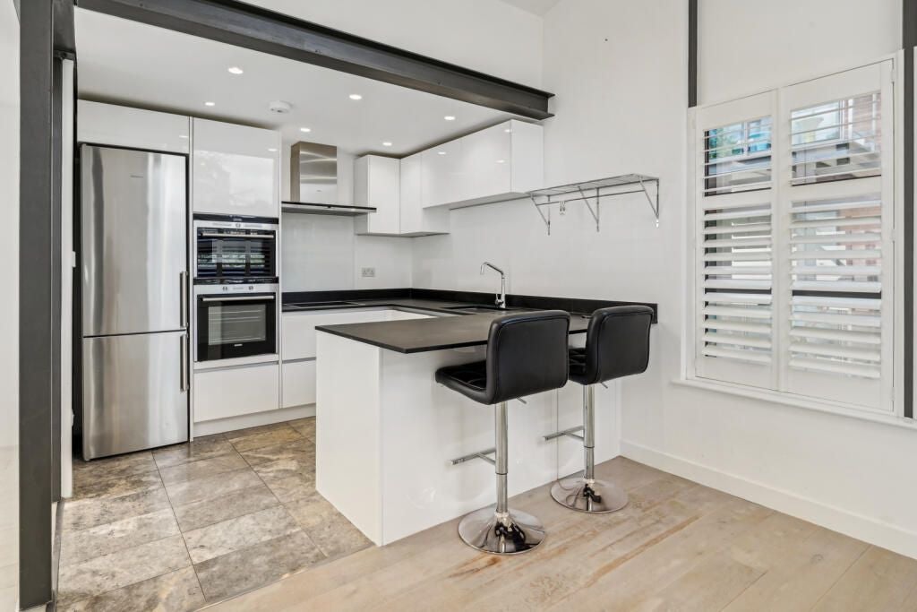 House Montaigne Close in London