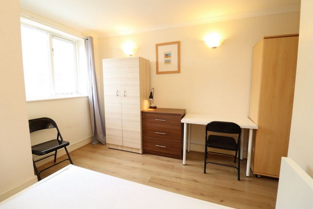 Room Globe Road in Greater London