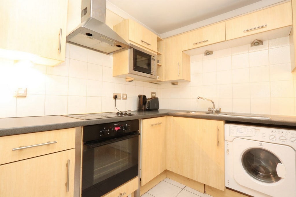 Room Globe Road in Greater London