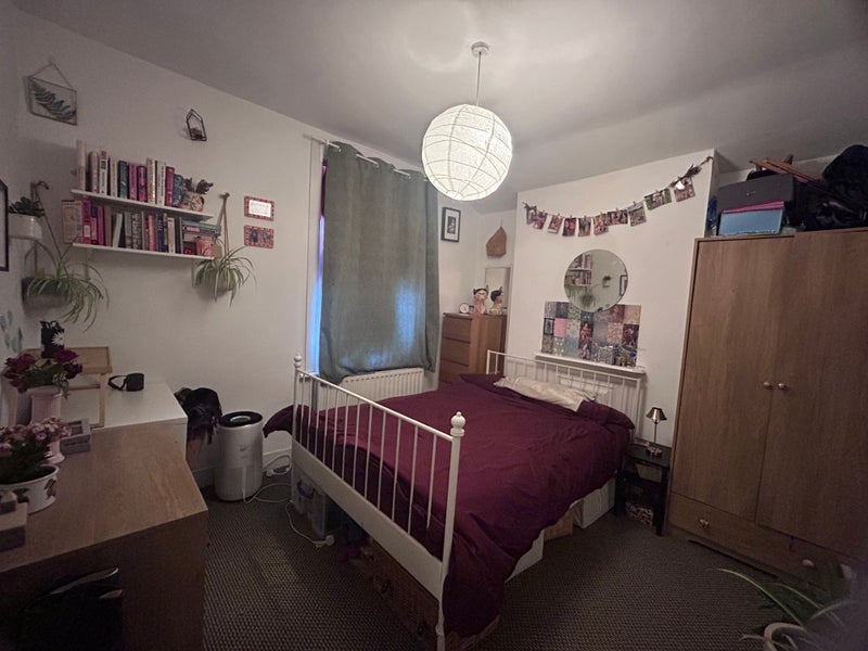Room Pirbright Road in Greater London