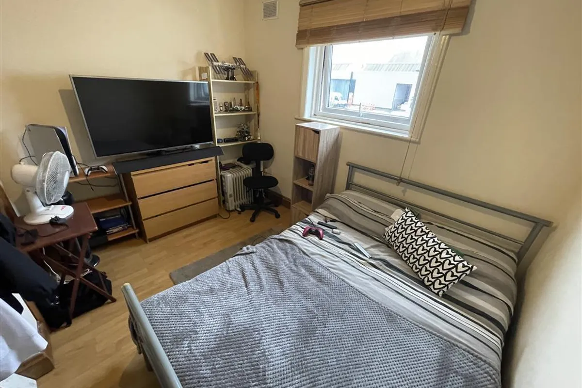 Flat Sanquhar Street in Cardiff