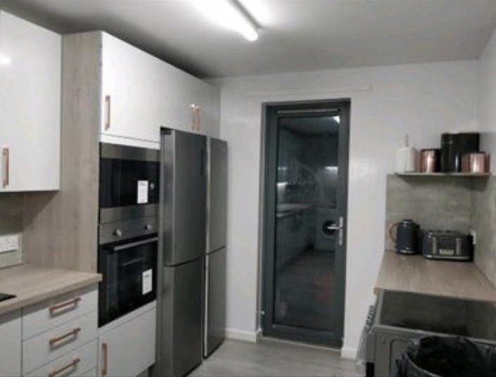 Room Jarrow Way in Greater London