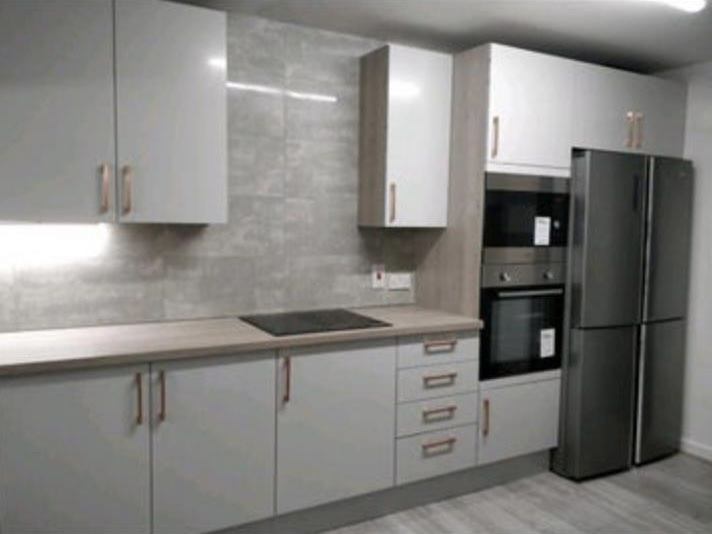 Room Jarrow Way in Greater London