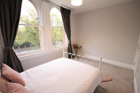 Flat Ellesmere Road in Salford