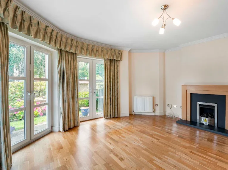 Flat Howden Hall Road in City of Edinburgh