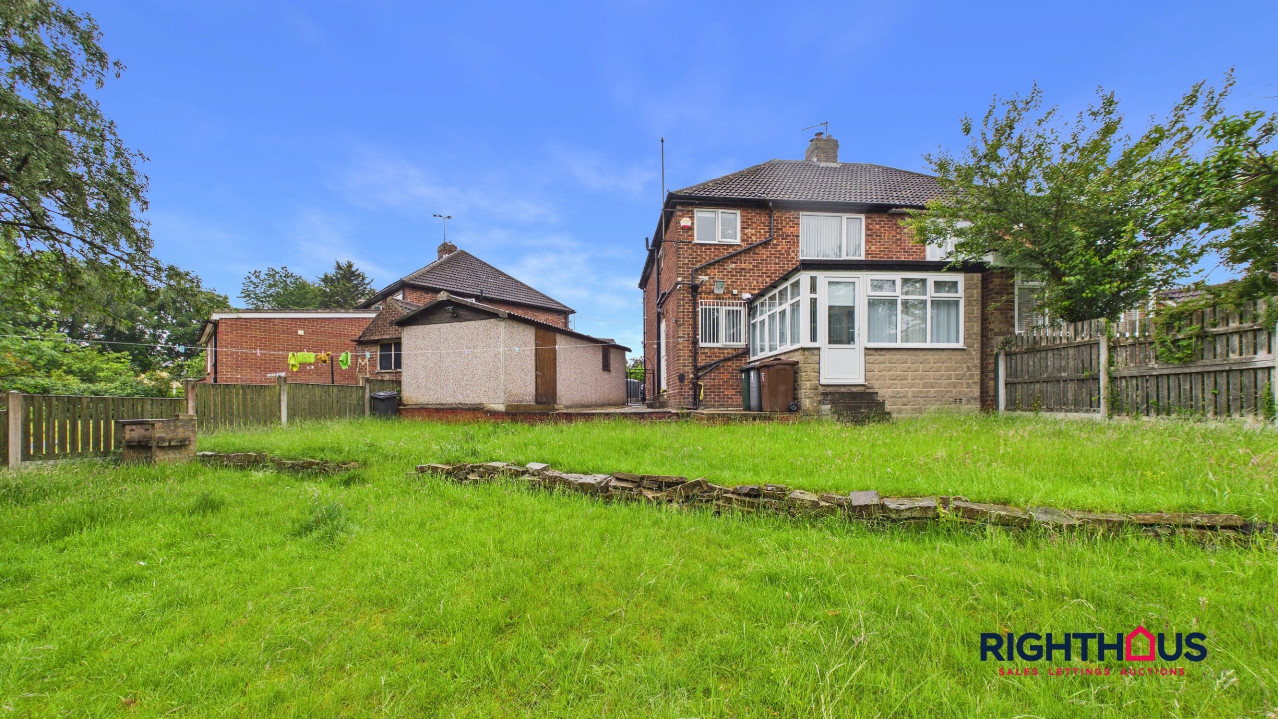 House Dean Close in Bradford