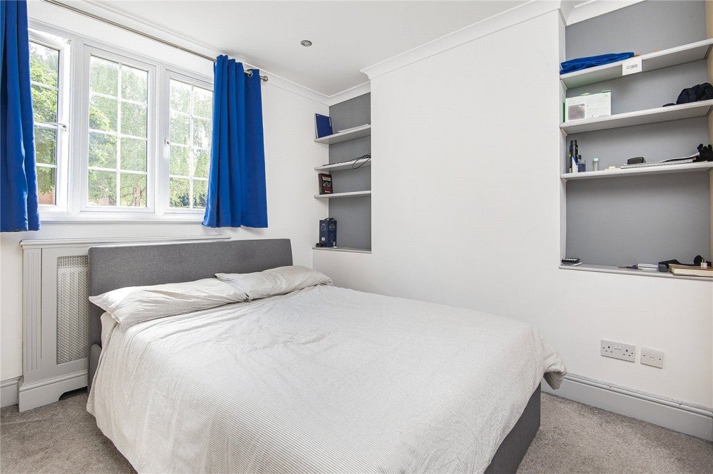 Flat Frogmore in Greater London