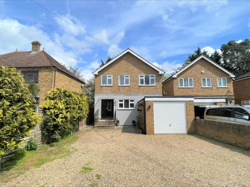 House Gloucester Drive in Hythe End