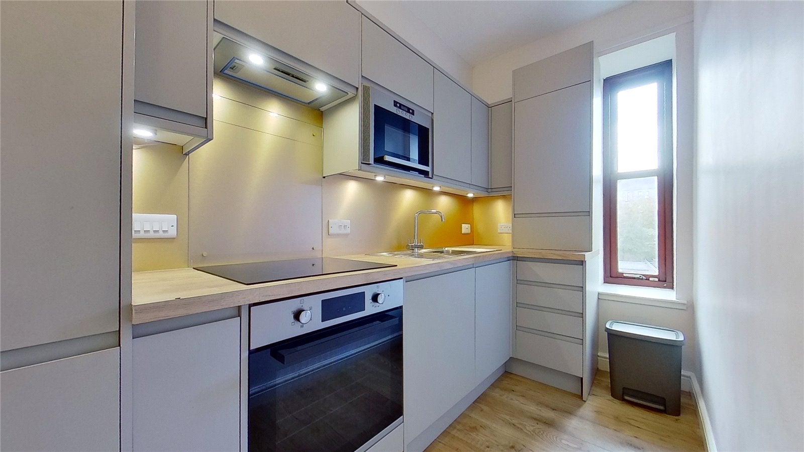 Flat Dumbarton Road in Glasgow