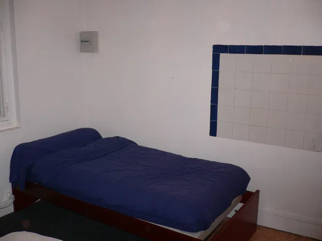 Room Rue de Normandie in Le Mesnil-Esnard