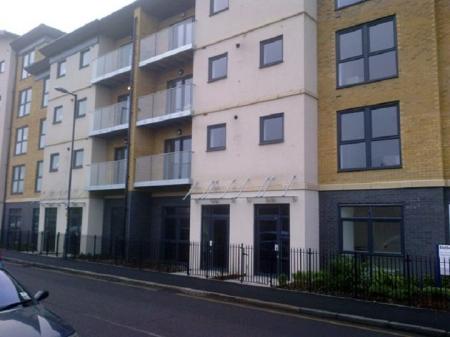 Flat Marsh Street in Strood