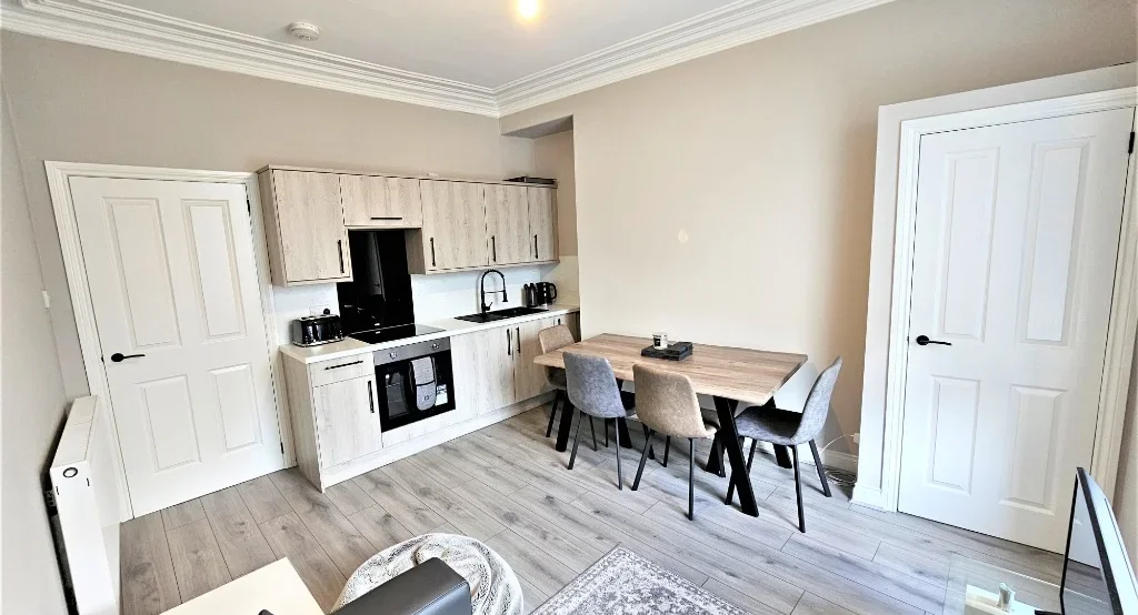Flat Esslemont Avenue in Aberdeen City