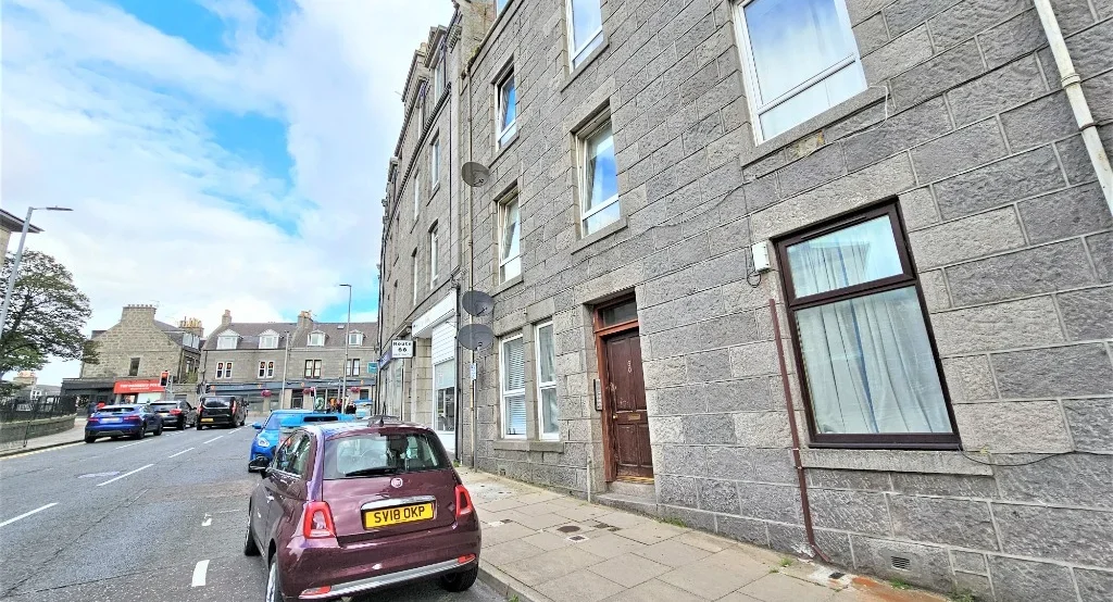 Flat Esslemont Avenue in Aberdeen City