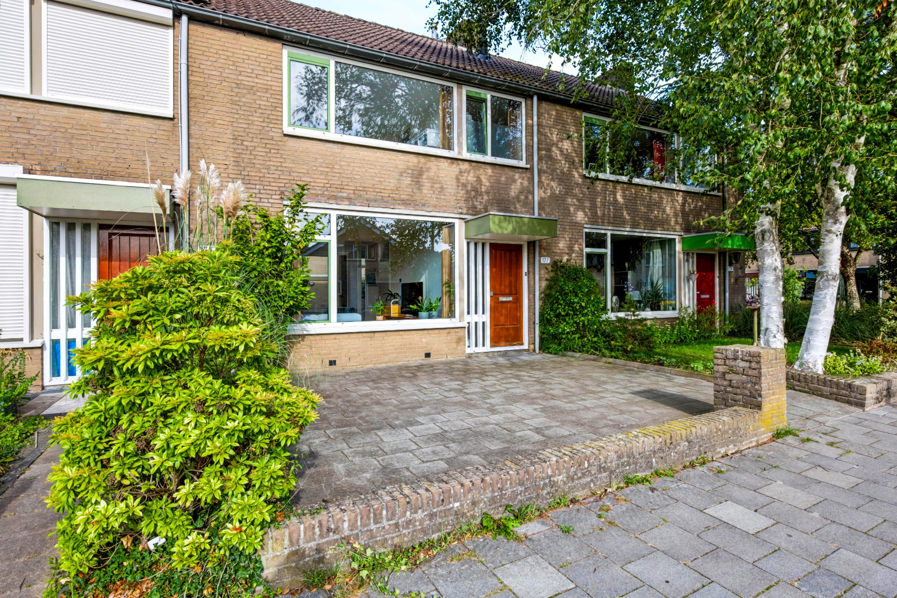 Tussenwoning te koop: Kruizemuntstraat 177, Apeldoorn
