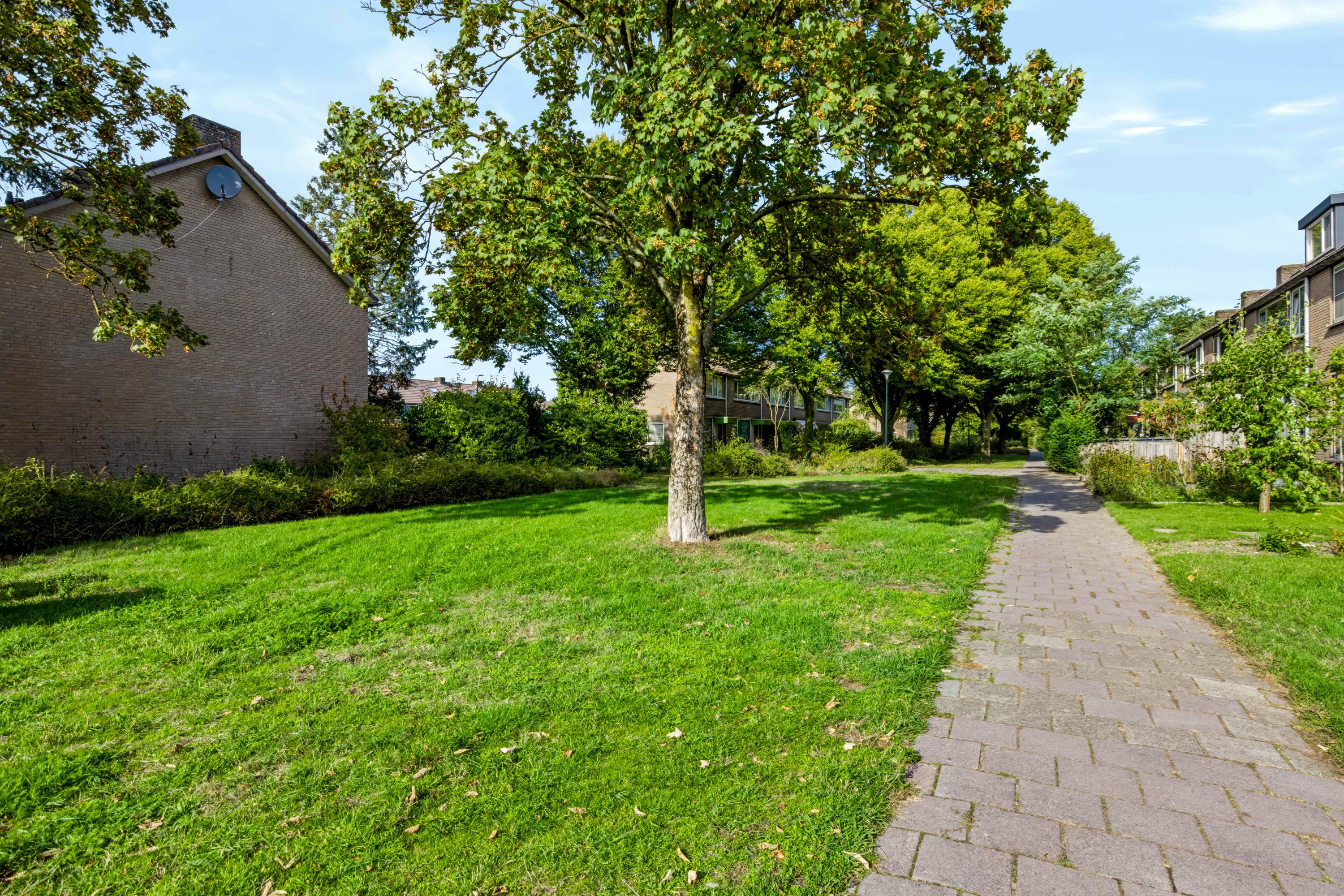 Tussenwoning te koop: Kruizemuntstraat 177, Apeldoorn