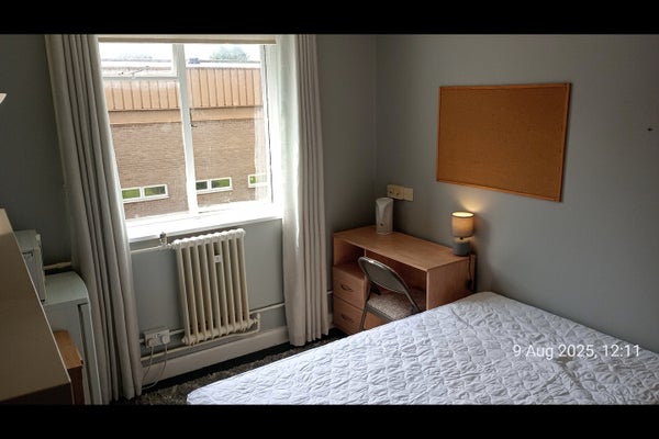 Flat Demesne Road in Manchester