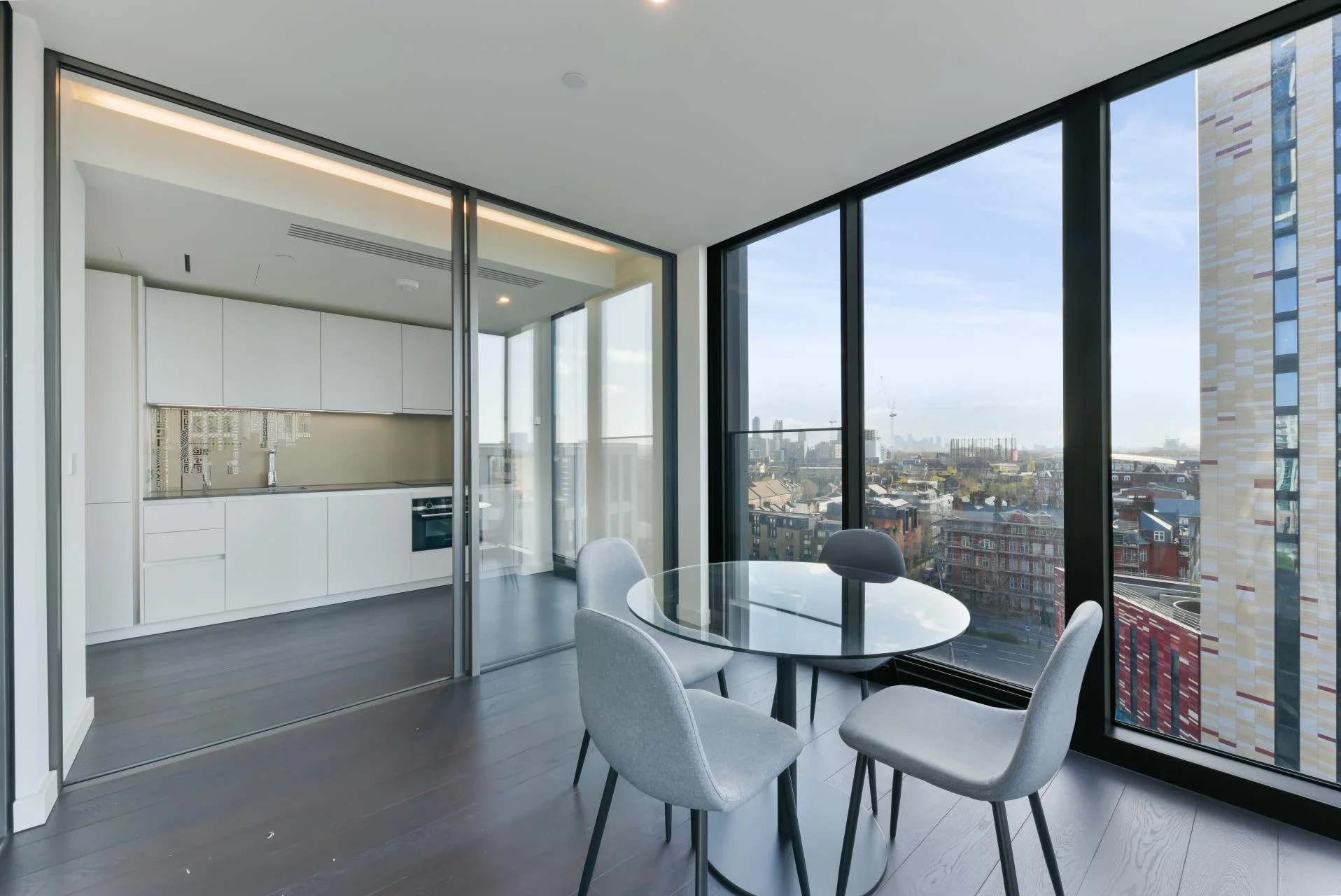 Flat Pascal Square in Greater London