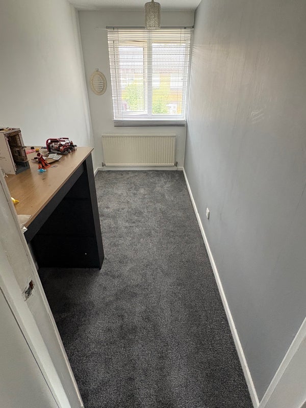 Room Browfield Avenue in Salford