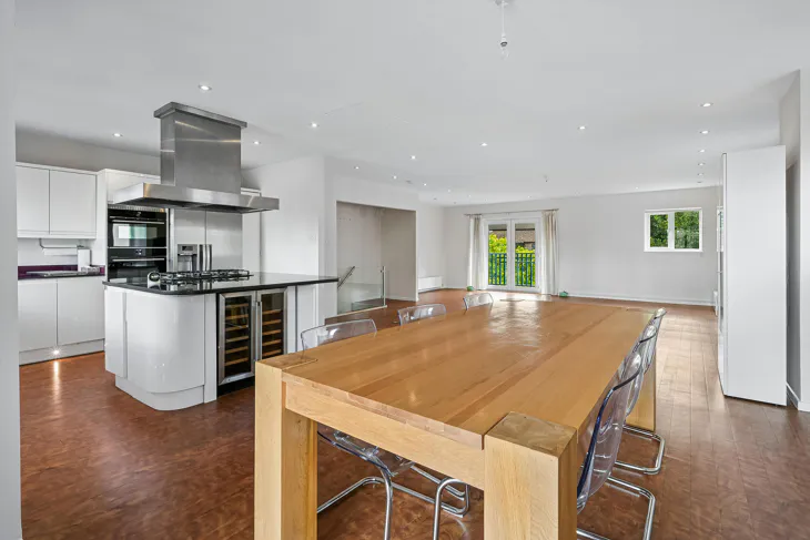 Flat Lawn House Close in Greater London