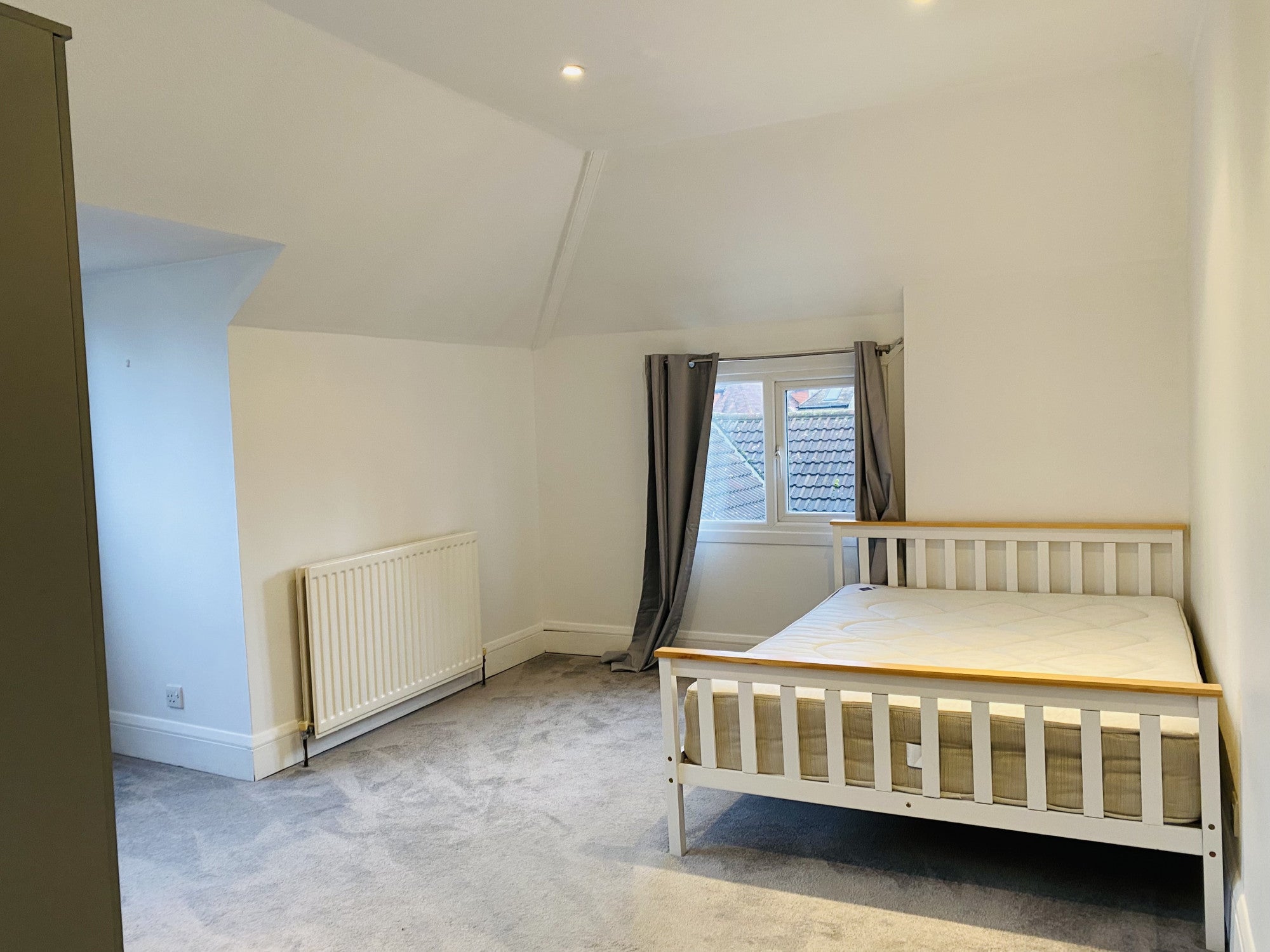 Room Elm Grove Road in Greater London