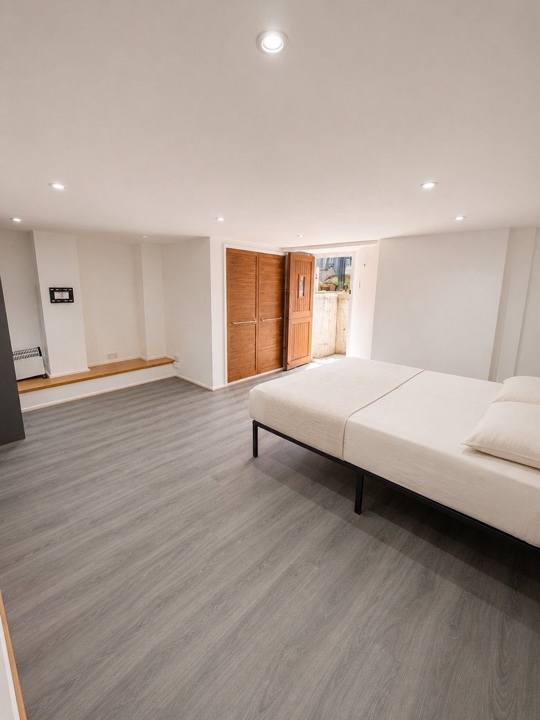 Room Alconbury Road in Greater London