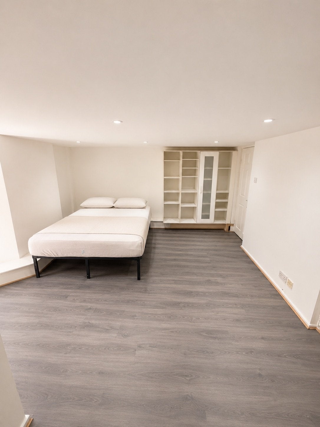 Room Alconbury Road in Greater London