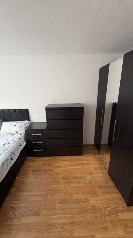 Room Kennard Road in Greater London