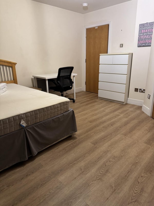 Room Gerry Raffles Square in Greater London