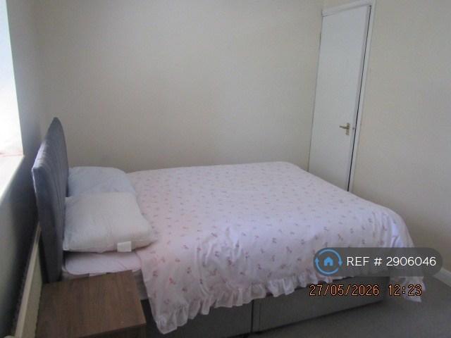 Room Foxhall Road in Ipswich