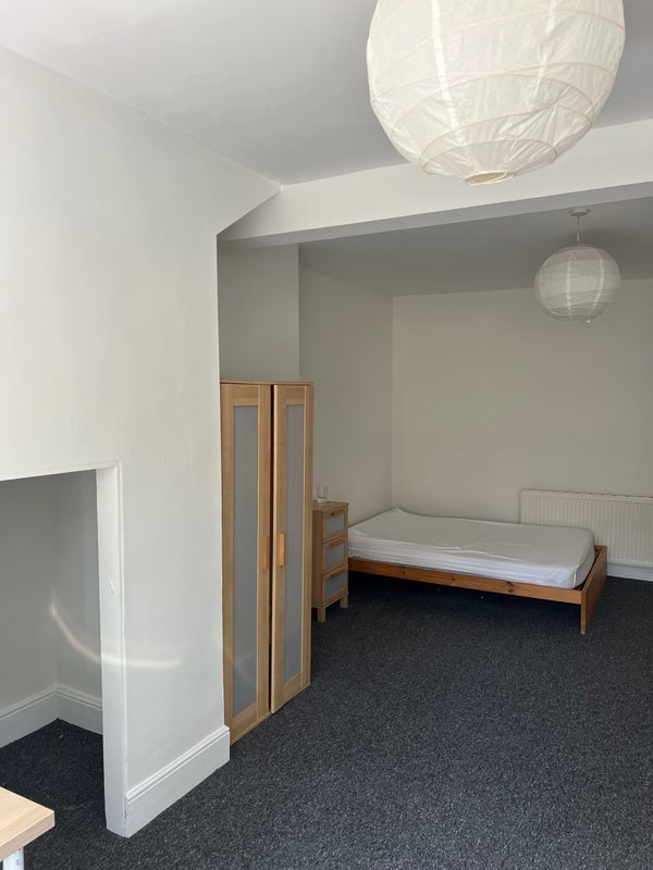 Room Ridge End Villas in Leeds