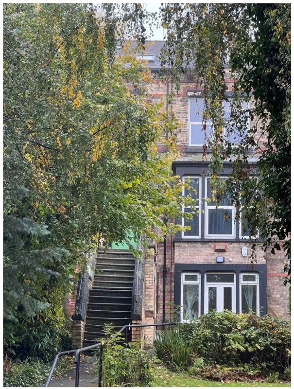 Room Ridge End Villas in Leeds