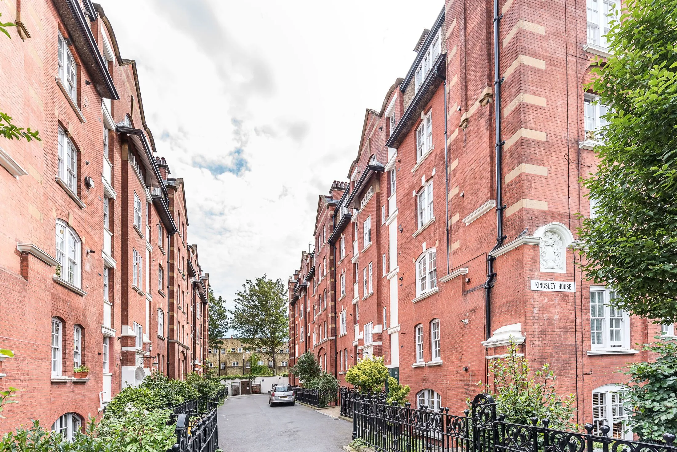 Flat Cheyne Walk in Greater London