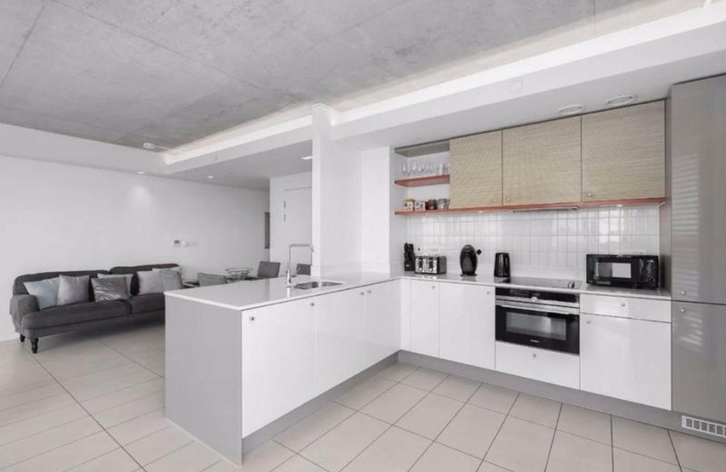 Flat Silvertown Way in Greater London