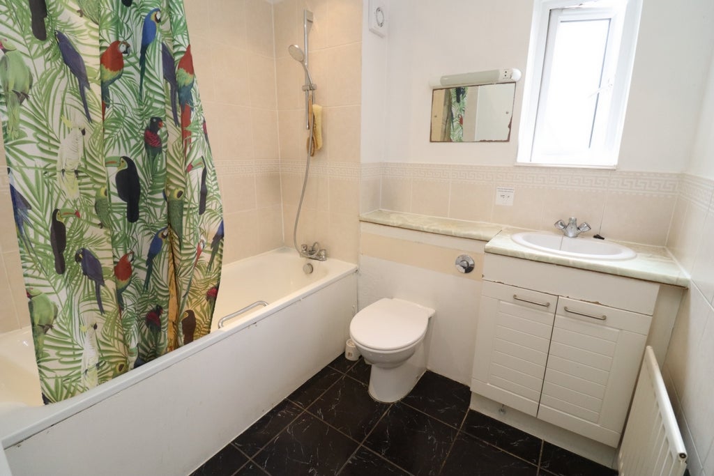 Room Globe Road in Greater London
