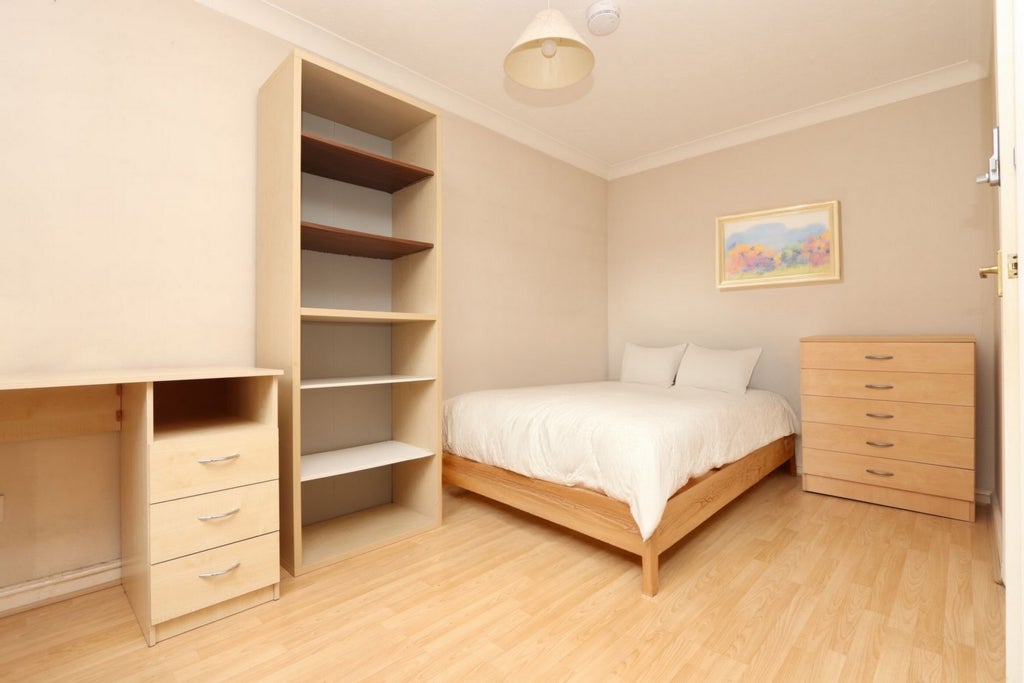 Room Globe Road in Greater London