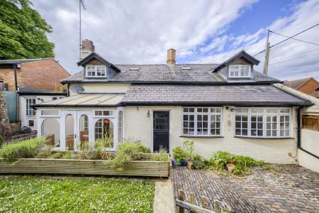 House Wolverton Road in Stratford-on-Avon