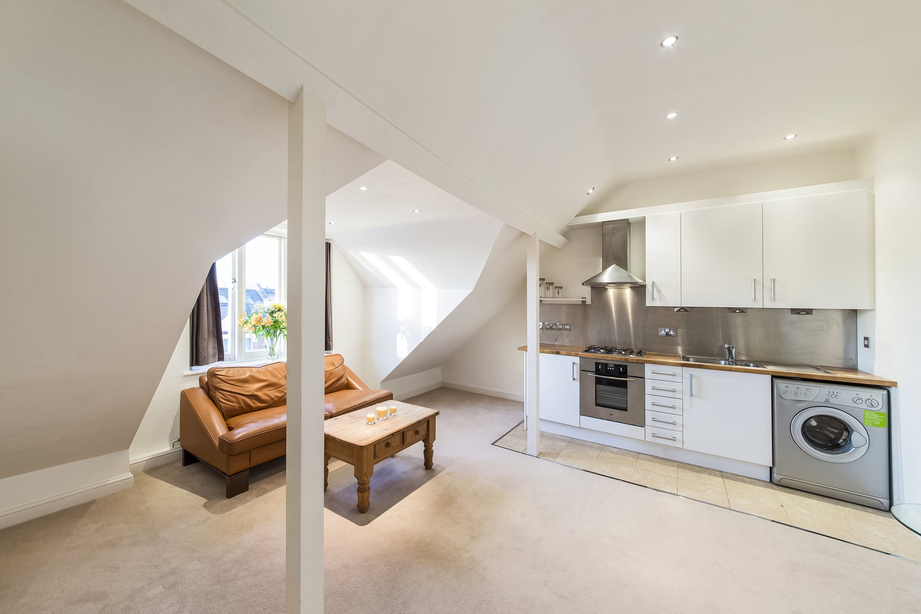 Flat St. Albans Avenue in Greater London
