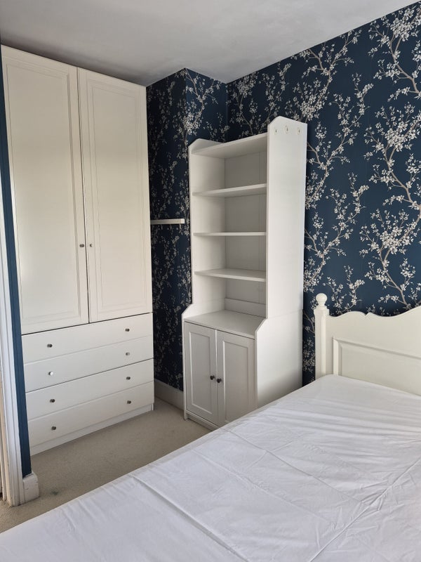 Room Collingbourne Avenue in Bournemouth