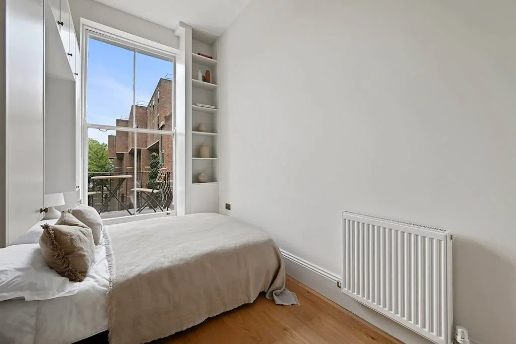 Flat Ledbury Road in City of Westminster