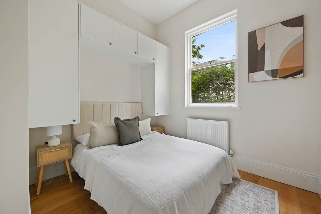 Flat Ledbury Road in City of Westminster